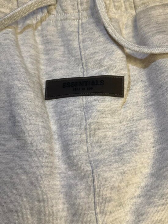 Fear of God Essentials Shorts Light Oatmeal XS-XL NWT - Picture 4 of 9